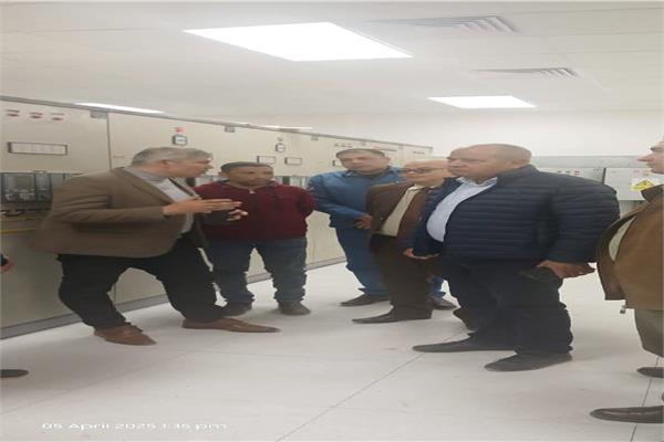رئيس كهرباء القناة خلال الجولة 