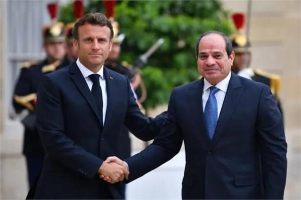 الرئيس عبد الفتاح السيسي وماكرون
