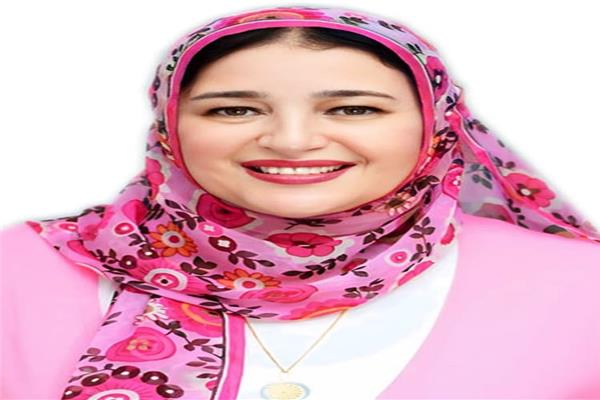  الدكتورة عبير عصام عضو مجلس إدارة غرفة التطوير العقاري باتحاد الصناعات المصرية