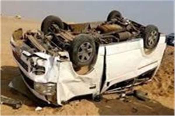 حادث انقلاب سيارة ميكروباص
