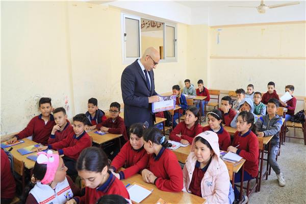 انتظام 25 مليون تلميذ في 60 الف مدرسة بالجمهورية في الدراسة 