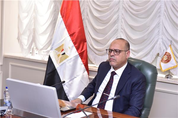  وزير العمل محمد جبران