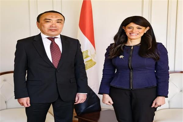 صورة موضوعية للقاء 