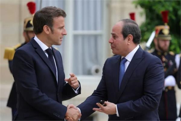 السيد الرئيس عبد الفتاح السيسي والرئيس إيمانويل ماكرون