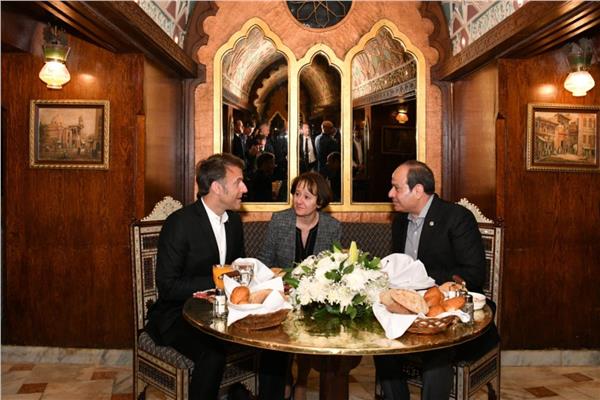 السيد الرئيس عبد الفتاح السيسي والرئيس إيمانويل ماكرون