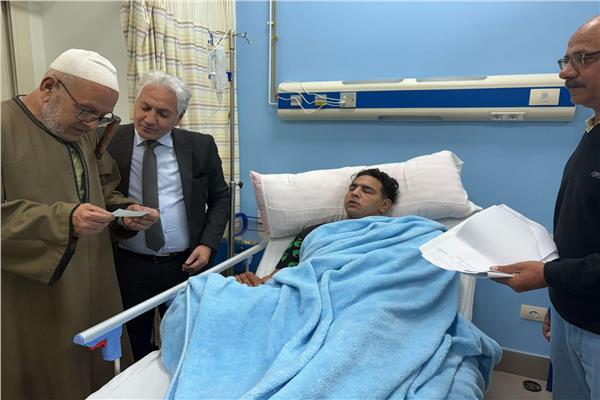 وزير العمل يقدم  دعما ماليا للعامل ضحية حادث "سيرك طنطا "  