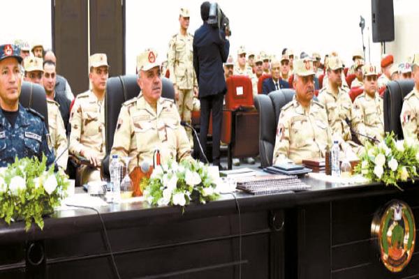 وزير الدفاع خلال مشروع مراكز القيادة التعبوى لقوات الدفاع الجوى والقوات الجوية