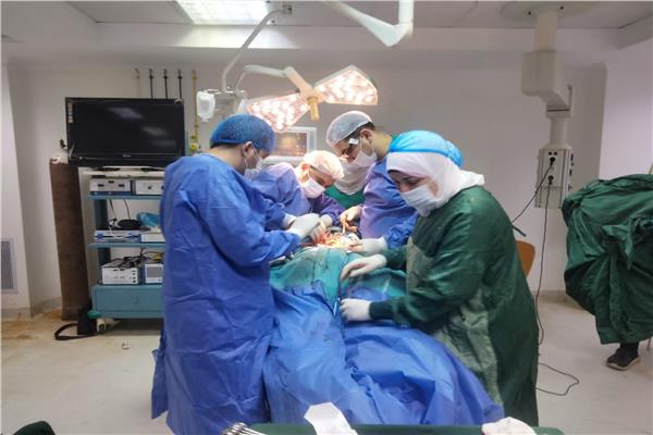 مستشفى زفتى العام: أول جراحة دقيقة بالعمود الفقري تكلل بالنجاح ضمن مبادرة "نفقة الدولة"