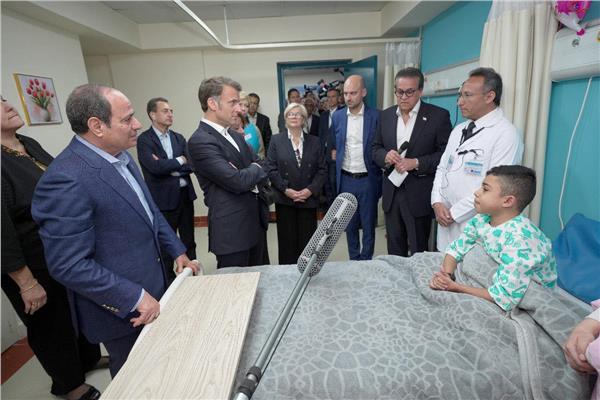 الرئيس عبد الفتاح السيسي ونظيره الفرنسي إيمانويل ماكرون إلى مدينة العريش