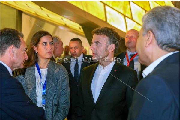 فرح الديباني والرئيس ماكرون