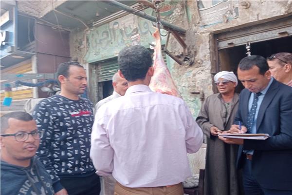 جانب من الحملة الرقابية على المنشآت الغذائية