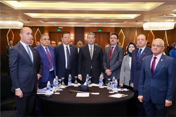 محافظ دمياط يشارك بمؤتمر جامعة المنصورة لتعزيز التحولات الجذرية