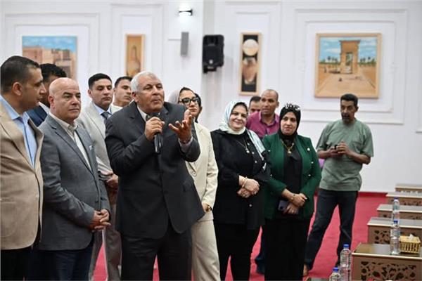 محافظ الوادي الجديد يلتقي أطفال المحافظات الحدودية ضمن أسبوع "أهل مصر"‎