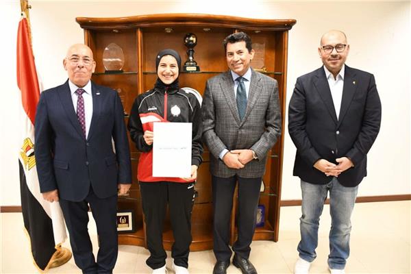 وزير الرياضة ورئيس الاولمبية يكرمان أبطال منتخبات الكاراتيه