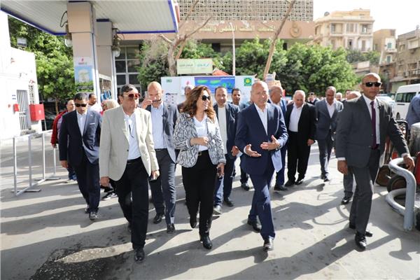 الدكتورة منال عوض وزيرة التنمية المحلية والدكتور إبراهيم صابر محافظ القاهرة