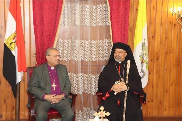 رئيس الطائفة الإنجيلية يهنئ بطريرك الأقباط الكاثوليك بعيد القيامة المجيد
