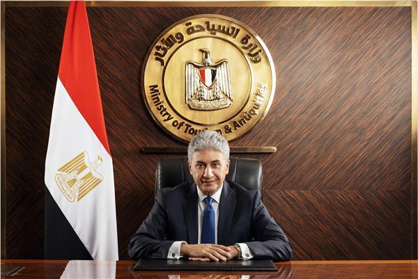  شريف فتحي وزير السياحة والآثار 