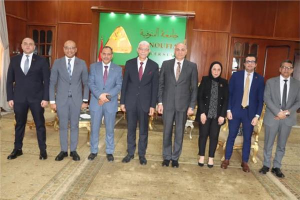 رئيس جامعة المنوفية يستقبل وفد تنسيقية شباب الأحزاب 