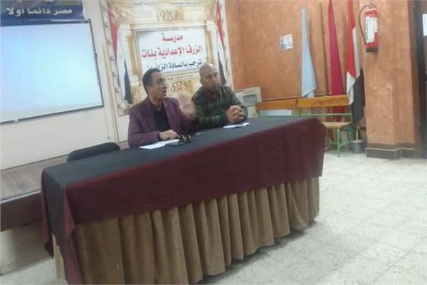 في اول لقاء له بمديري المدارس مديرعام ادارة الزرقا التعليمية فرض تعليمات صارمة بالكنترول 