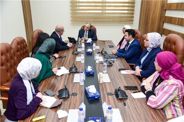 رئيس هيئة الدواء يعقد اجتماعاً موسعاً مع ممثلي نقابة الأطباء 