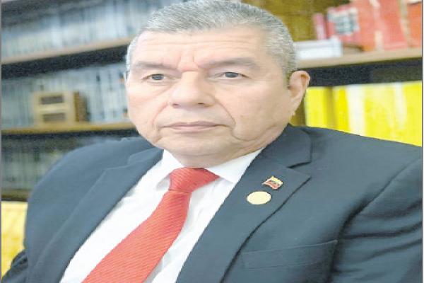 سفير جمهورية فنزويلا البوليفارية ويلمر عمر بارينتوس