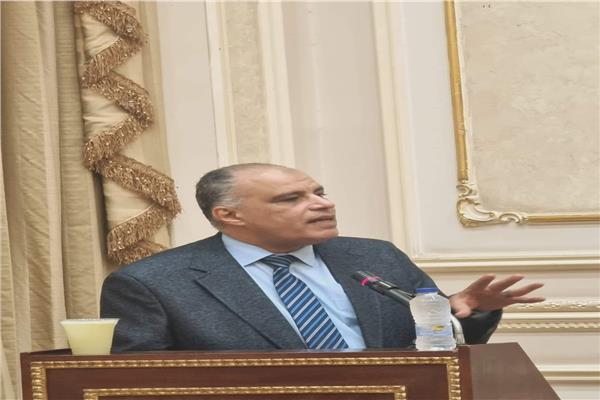  الدكتور علاء عزوز 