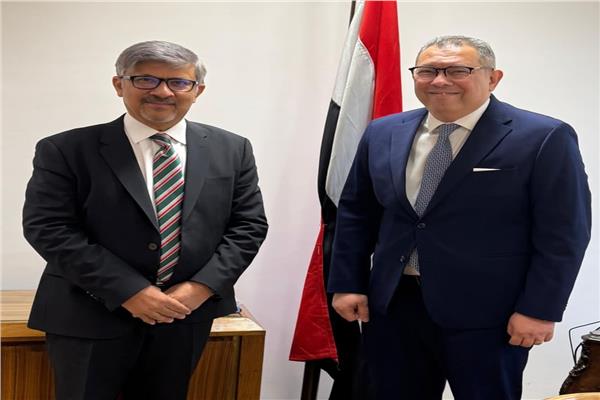 السفير أحمد شاهين  مساعد وزير الخارجية المصري وسفير باكستان لدى مصر عامر شوكت