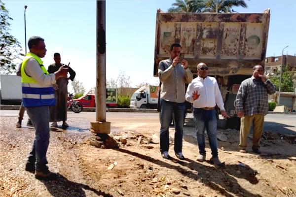 محافظ الأقصر يستجيب لطلب أهالي جزيرة العوامية لفتح الطريق الموازى لمدخل الجزيرة