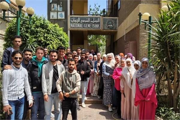 زيارة طلاب زراعة قناة السويس للبنك القومي للجينات