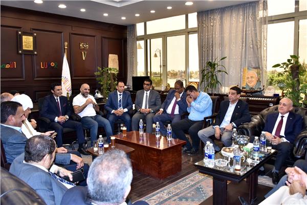 محافظ الأقصر يستقبل وفد الأمانة العامة والفرعية لحزب الجبهة الوطنية