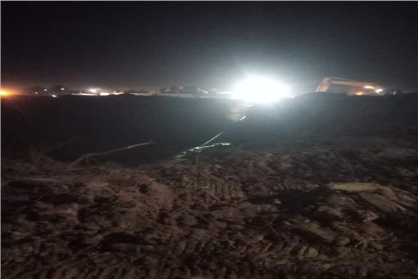 صور من الهبوط الأرضى بالطريق