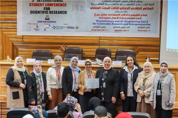 محافظ الأقصر يهنئ الأطفال باحتفالات عيد القيامة المجيد