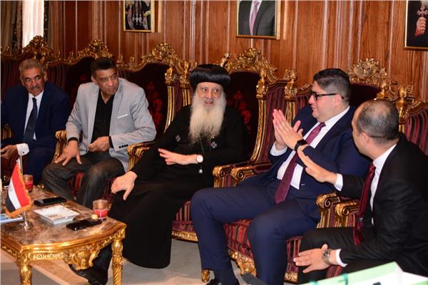 وفد "الجبهة الوطنية" في زيارة الأنبا بولا للتهنئة بعيد القيامة المجيد
