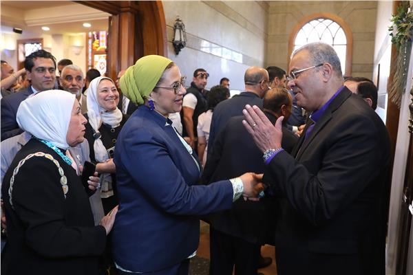 رئيسة المجلس القومي للمرأة تشهد احتفالية عيد القيامة المجيد بكنيسة مصر الجديدة