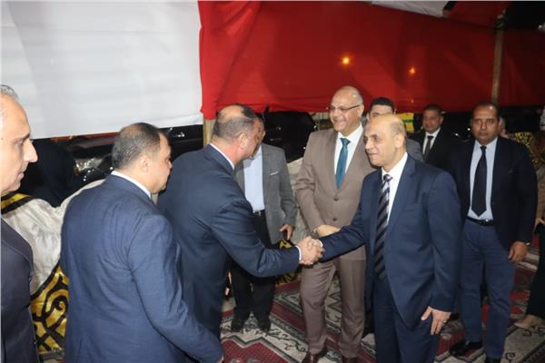 محافظ القليوبية ومدير الأمن في قُداس عيد القيامة المجيد بمقر كنيسة العذراء بمدينة بنها