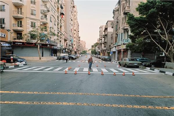 استمرار أعمال التطوير وتحسين الطرق بشوارع وميادين المحافظة