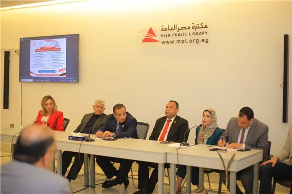 جانب من ندوة «دور الإعلام في مواجهة مخططات التدمير» بمكتبة مصر العامة