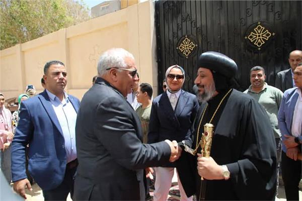 زيارة محافظ الوادي الجديد كنيسة السيدة العذراء بمدينة