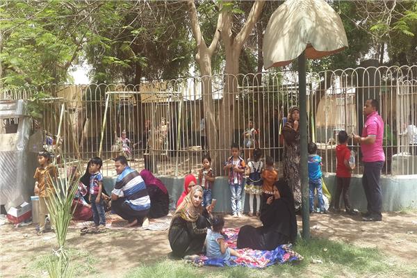 احتفال بشم النسيم بالحدائق العامة 