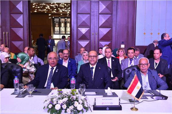 وزير العمل محمد جبران ،رئيس مجلس إدارة منظمة العمل العربية خلال الفاعلية