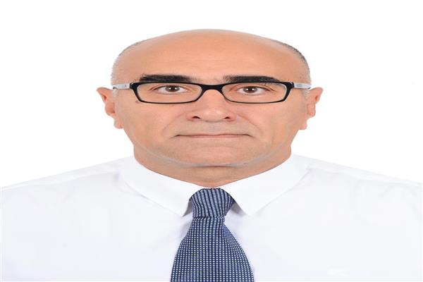حازم بيومي السباعي، أستاذ جراحة العظام بكلية طب قصر العيني
