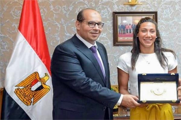 فريدة عثمان رفقة ياسر إدريس