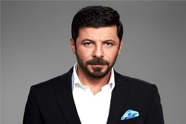 الفنان إياد نصار