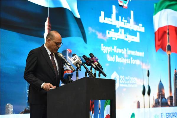 وزير العمل  محمد جبران