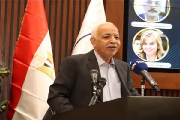 عبد المنعم الجمل، رئيس الاتحاد العام لنقابات عمال 