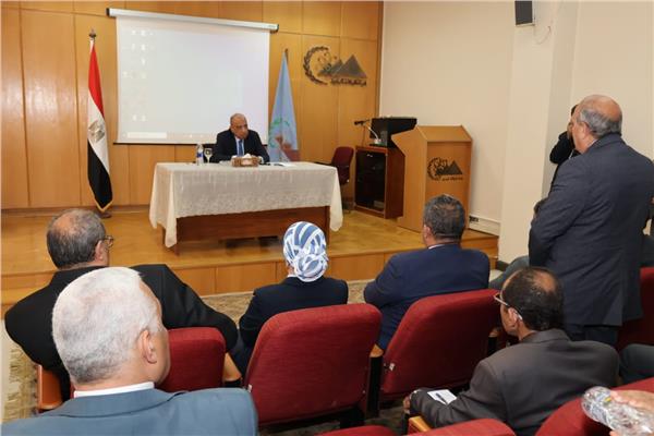 وزير الكهرباء يجتمع بقيادات الطاقة الذرية 