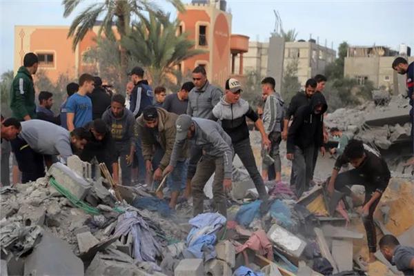 صورة تعبيرية شهداء ومصابون بقصف الاحتلال 