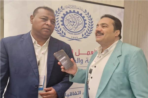 الأمين العام لاتحاد عمال مصر مع محرر بوابة أخبار اليوم