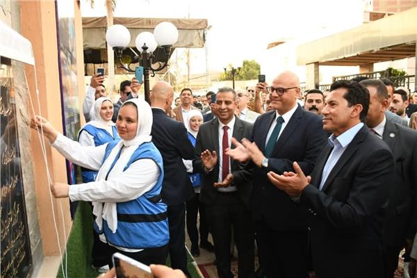 وزير الرياضة يفتتح المشروعات الجديدة