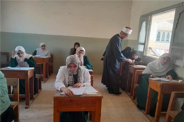 امتحانات النقل للمرحلة الثانوية  الأزهرية 